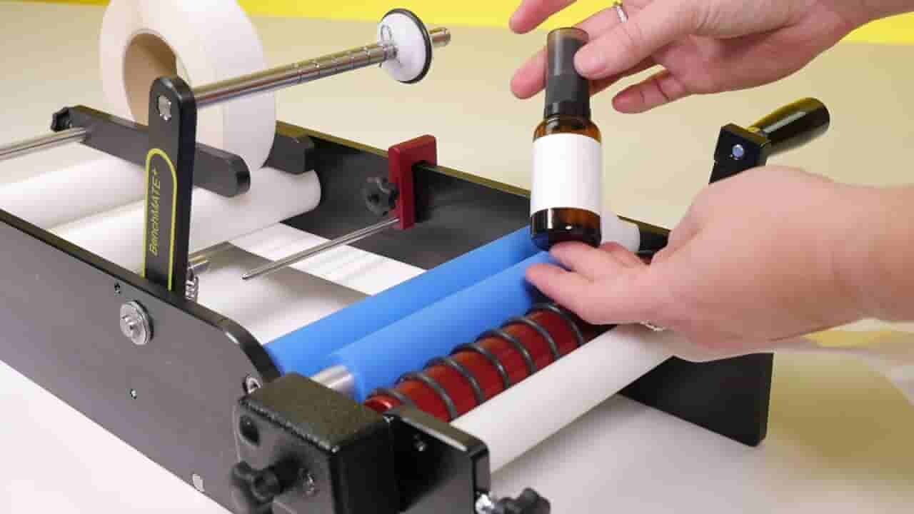 Manual Label Applicator Machine